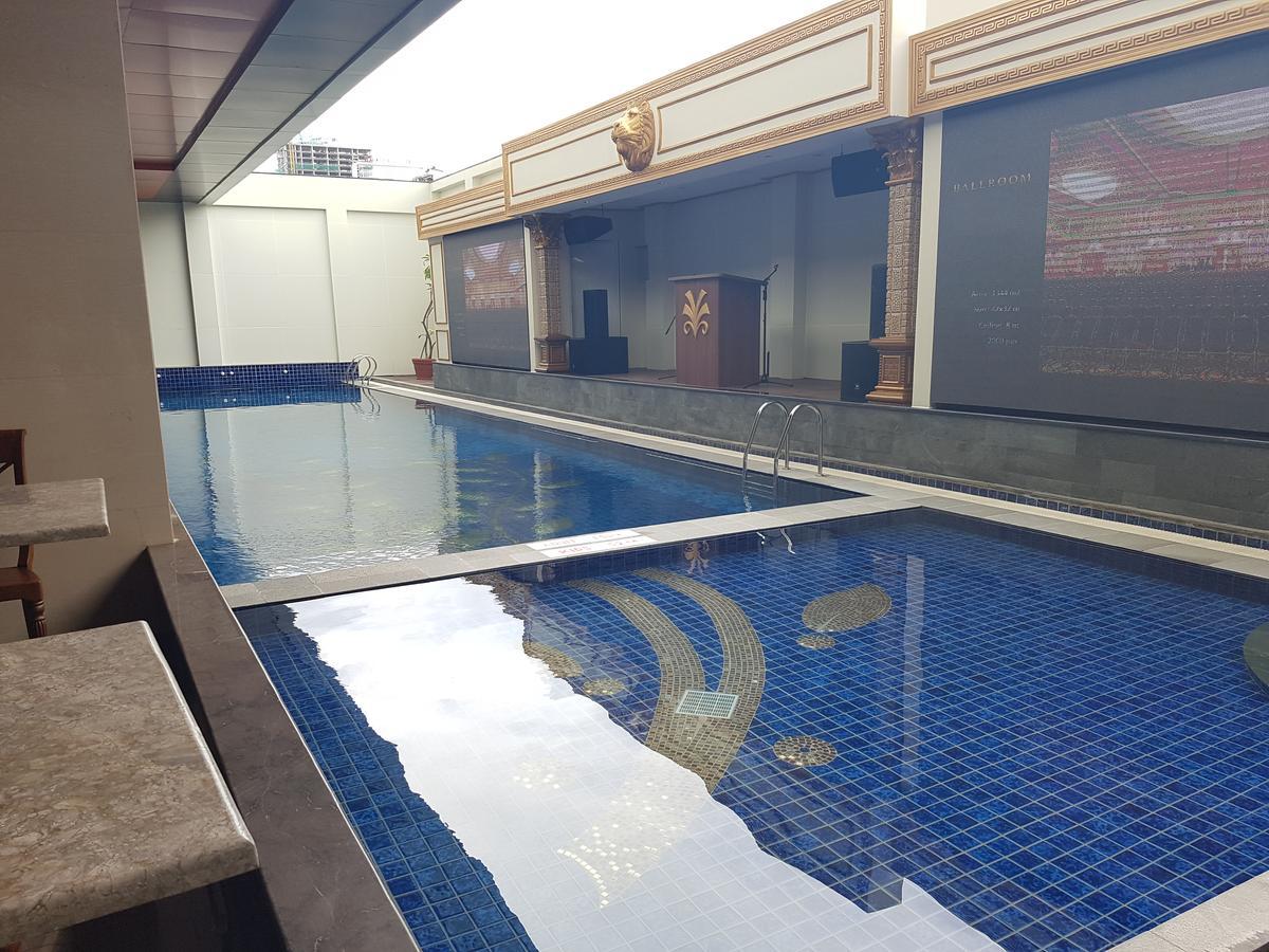 Myko Hotel & Convention Center Makassar Exterior foto